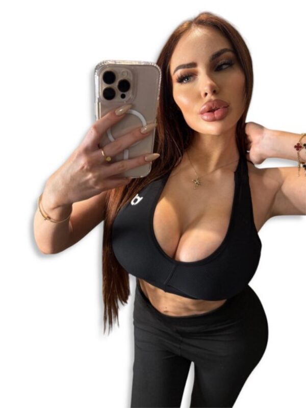 CORE Sports Bra in Midnight Black